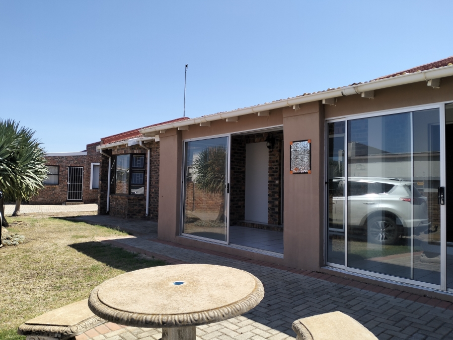To Let 3 Bedroom Property for Rent in C Place Eastern Cape